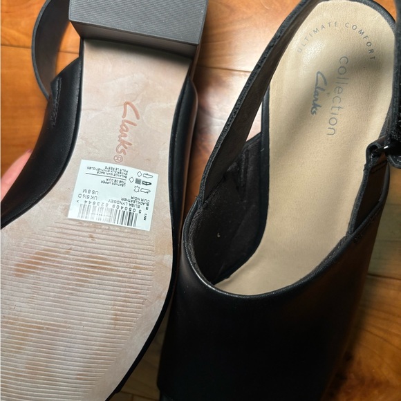 Clarks Women's Black Slingback heels - Picture 6 of 6